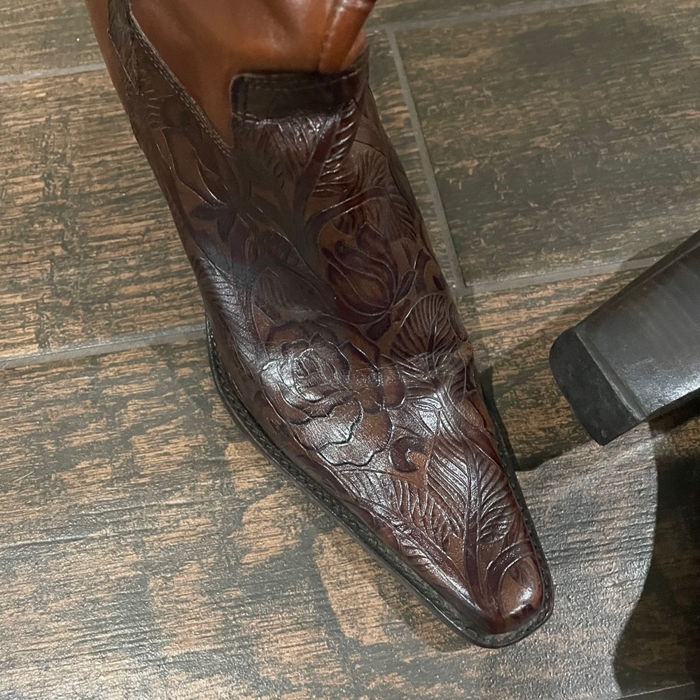 Beautiful Antonio Melani boots